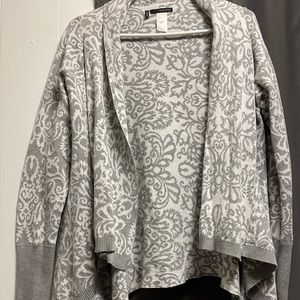 Cute cardigan. Great condition.